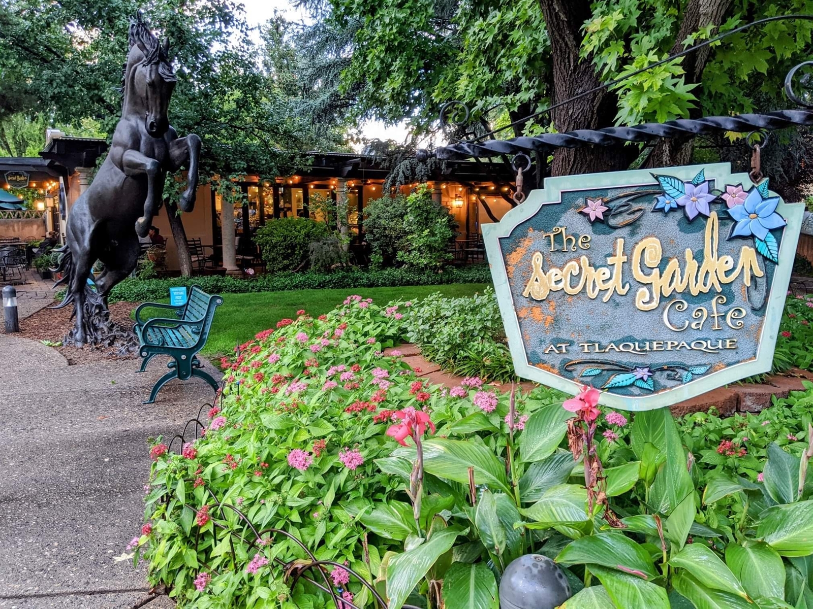 Sedona Restaurants + Cafes | Foothills Vacation Rentals